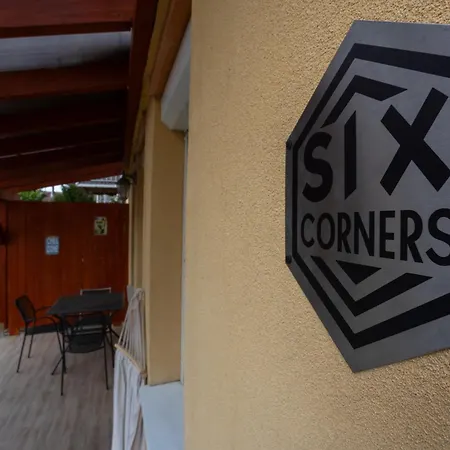Six Corners Sunny Corner With Terrace *