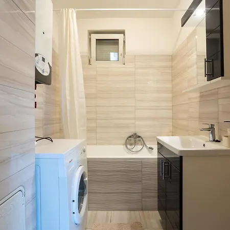 Six Corners - Sunny Corner Apartman Pécs