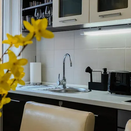 Six Corners - Sunny Corner