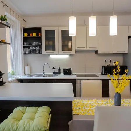 Six Corners - Sunny Corner פץ'