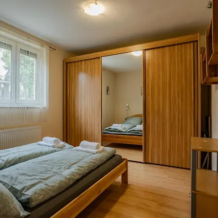 Six Corners - Sunny Corner