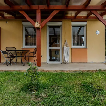 Six Corners - Sunny Corner פץ'